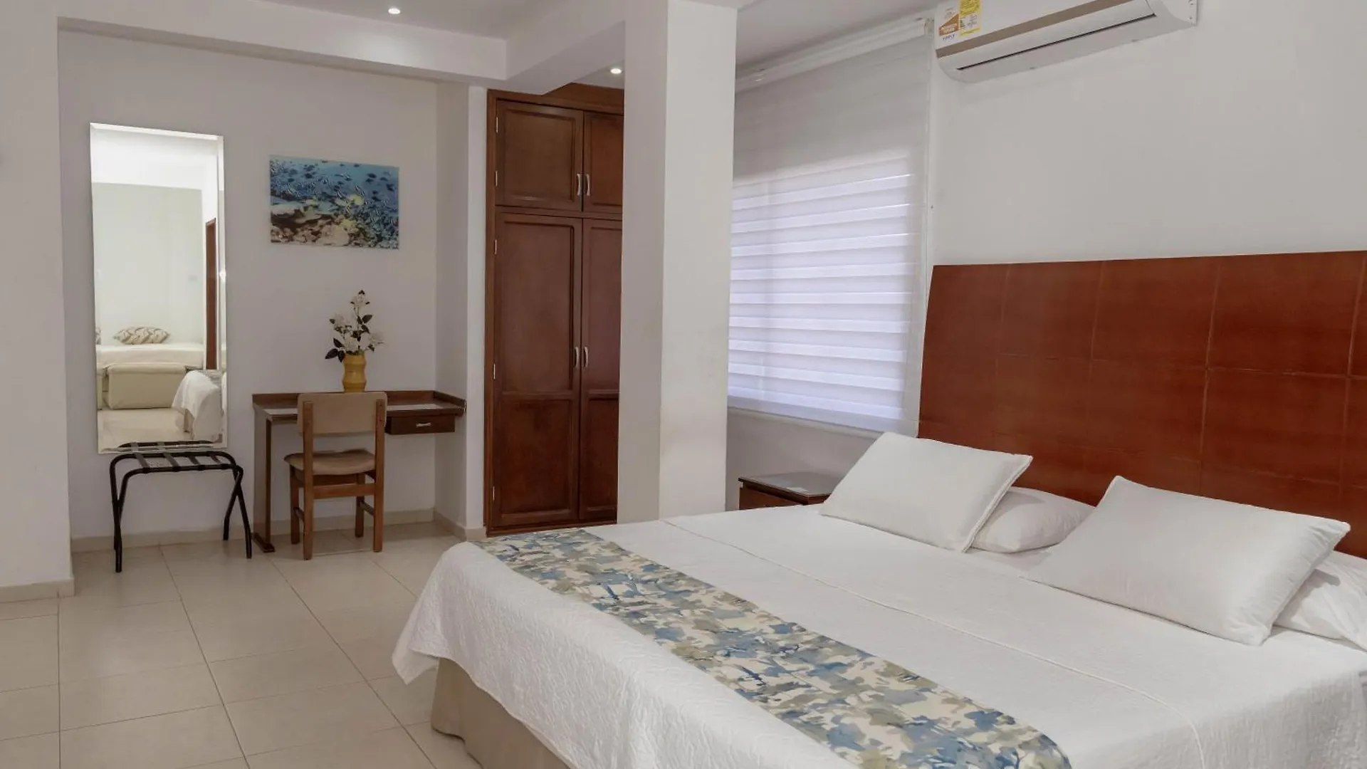 Hotel Coral Reef Cartagena 3*,