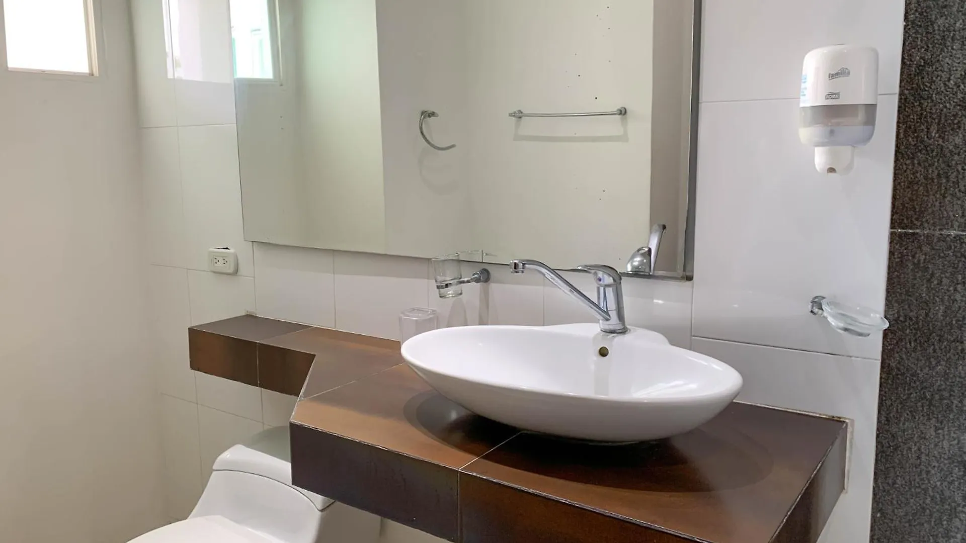 Hotel Coral Reef Cartagena 3*,